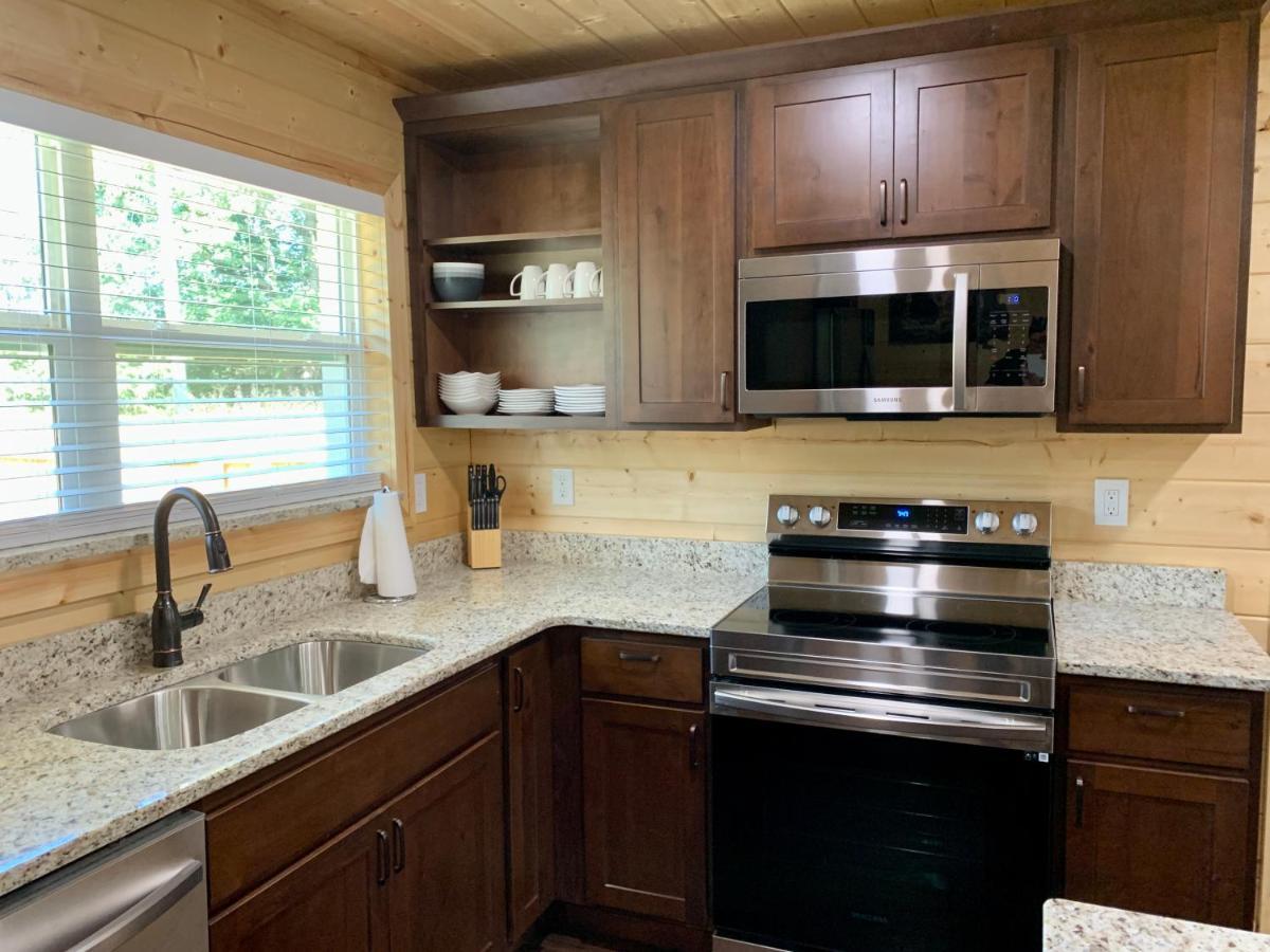 The Brick House: Brand New! 3 Bedroom Home With Private Driveway Pigeon Forge Eksteriør billede
