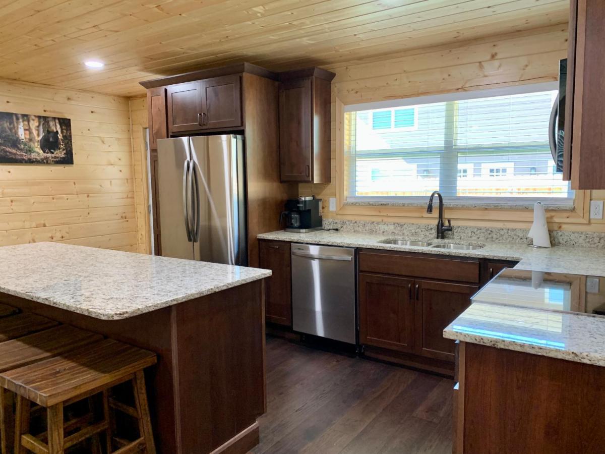 The Brick House: Brand New! 3 Bedroom Home With Private Driveway Pigeon Forge Eksteriør billede