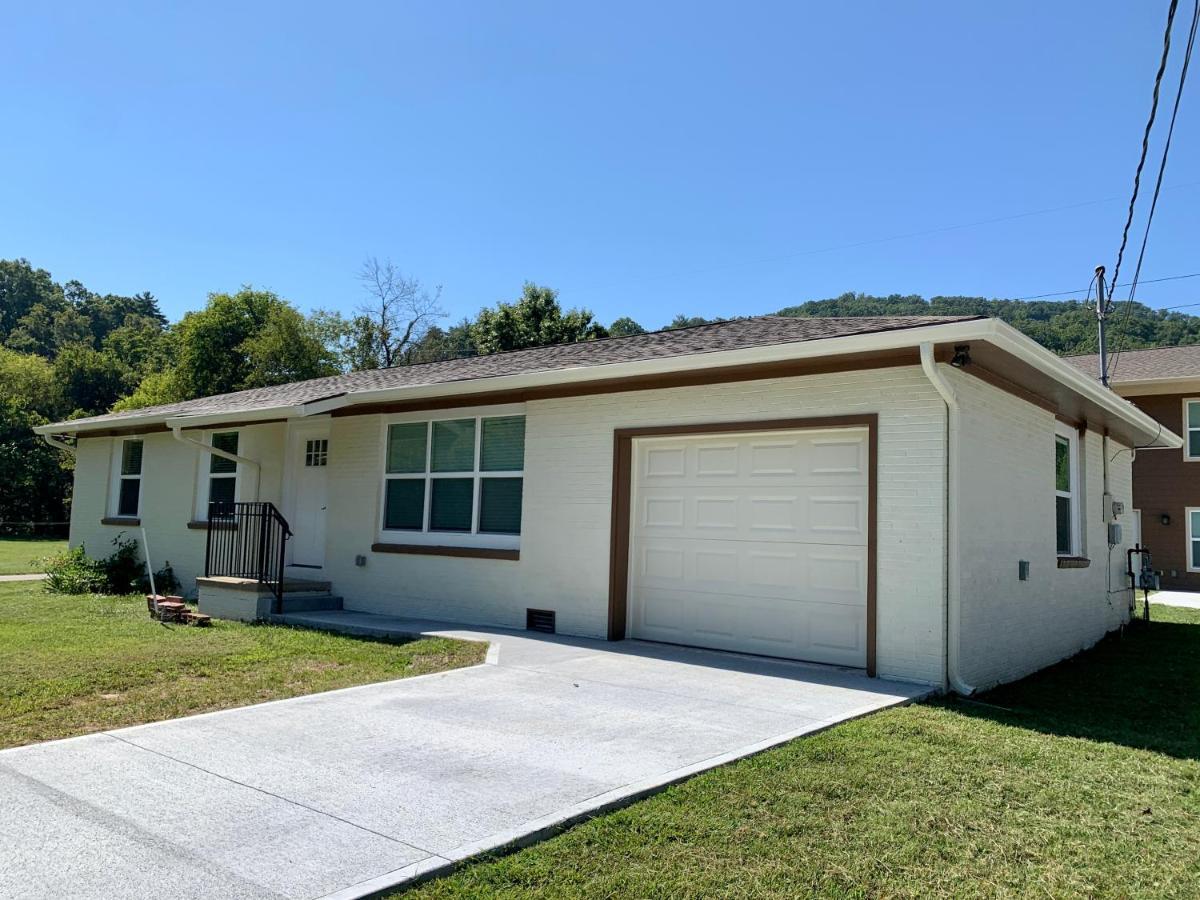 The Brick House: Brand New! 3 Bedroom Home With Private Driveway Pigeon Forge Eksteriør billede