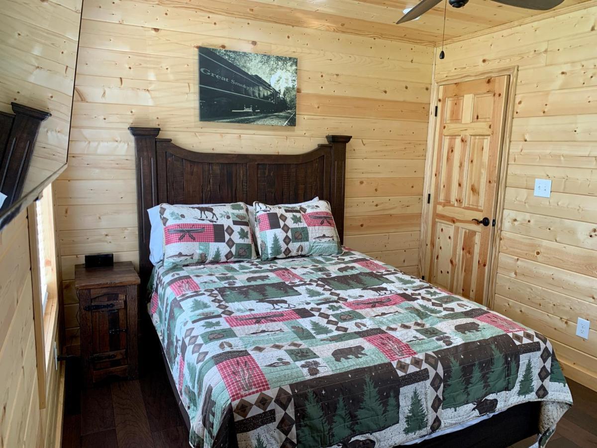 The Brick House: Brand New! 3 Bedroom Home With Private Driveway Pigeon Forge Eksteriør billede