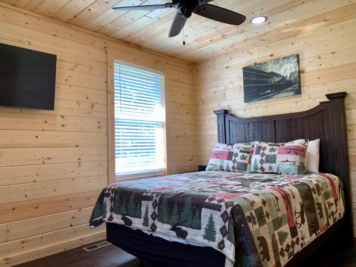 The Brick House: Brand New! 3 Bedroom Home With Private Driveway Pigeon Forge Eksteriør billede