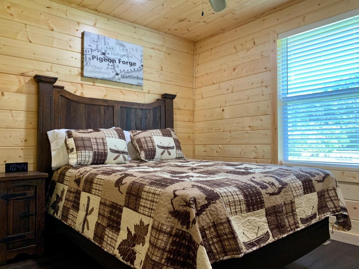 The Brick House: Brand New! 3 Bedroom Home With Private Driveway Pigeon Forge Eksteriør billede